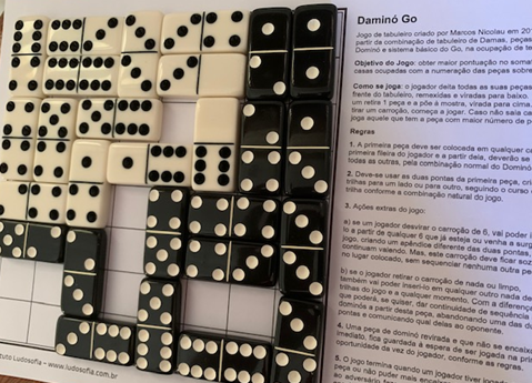 Daminó Go – jogo híbrido de Damas, Dominó, Go